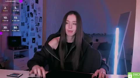 Eva online show from September 8, 2025, 8:52 pm