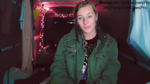 Snapshot of yoursecretgirlfriend963 chatting on December 27, 2024, 2:25 am AsiaGoesPro - On All Socials online show from December 27, 2024, 2:25 am