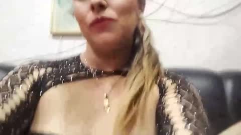 yoursexymature2024 online show from February 23, 2025, 4:39 am