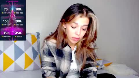 yoursoul_mila online show from January 12, 2025, 11:28 am