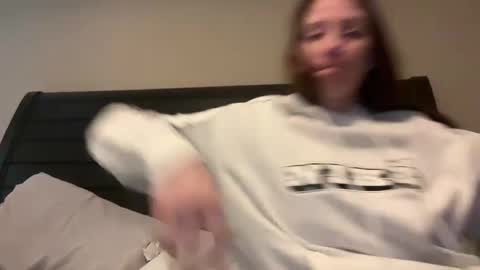 yourstrulylivy online show from December 26, 2024, 7:05 pm