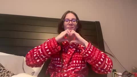 yourstrulylivy online show from December 31, 2024, 7:51 pm