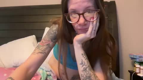 yourstrulylivy online show from February 17, 2025, 1:21 pm