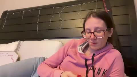 yourstrulylivy online show from February 27, 2025, 1:27 am