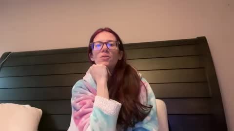 yourstrulylivy online show from March 7, 2025, 12:56 pm