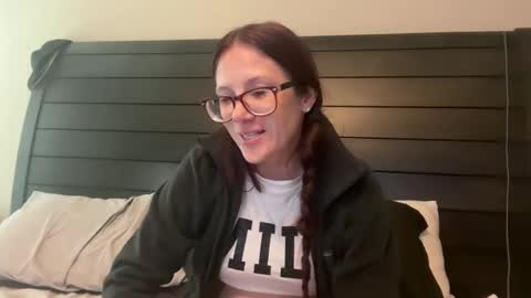 yourstrulylivy online show from September 18, 2025, 4:20 pm