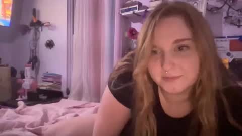 yourthickgingergoddess online show from December 9, 2024, 3:40 am