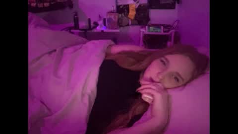 yourthickgingergoddess online show from December 19, 2024, 2:56 am