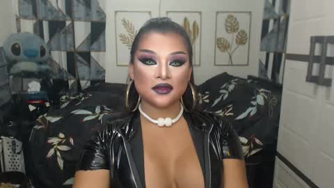 Snapshot of yourtrannyqueenxxx chatting on September 15, 2025, 11:16 pm Anastacia Grey online show from September 15, 2025, 11:16 pm