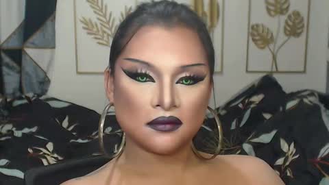 Snapshot of yourtrannyqueenxxx chatting on September 23, 2025, 10:46 pm Anastacia Grey online show from September 23, 2025, 10:46 pm