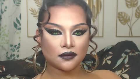 Snapshot of yourtrannyqueenxxx chatting on October 19, 2025, 10:10 pm Anastacia Grey online show from October 19, 2025, 10:10 pm