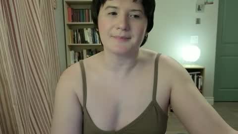 Rose Noire online show from May 27, 2026, 1:57 am