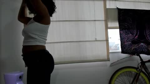 Snapshot of youwishtobeme chatting on February 6, 2025, 10:00 pm elizabeth ju online show from February 6, 2025, 10:00 pm