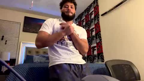 yovngbabyg4 online show from January 12, 2025, 1:53 am