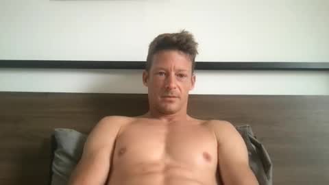 yoyoyo1221 online show from March 18, 2026, 11:41 pm