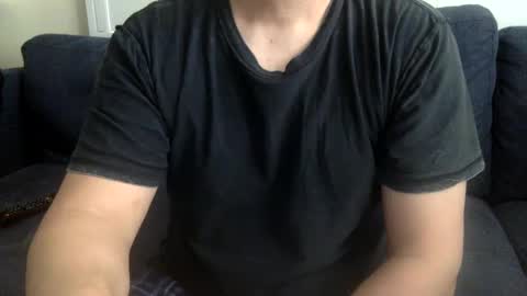 yque online show from February 22, 2025, 6:52 pm