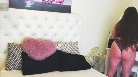 Yssabel online show from March 30, 2026, 4:35 am