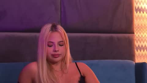 Foxie online show from September 29, 2025, 3:22 am