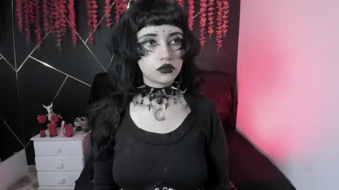 Yue Eclipsa online show from November 7, 2025, 5:29 am