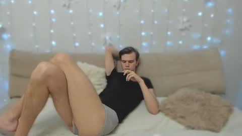 Snapshot of yueslang chatting on July 6, 2026, 7:05 pm Yue Lang and Samm online show from July 6, 2026, 7:05 pm