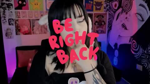    rawr   Anne Independent model      online show from September 25, 2025, 6:22 pm