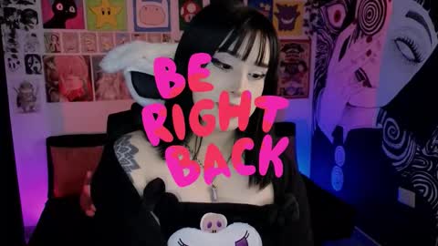    rawr   Anne Independent model      online show from October 9, 2025, 7:56 pm