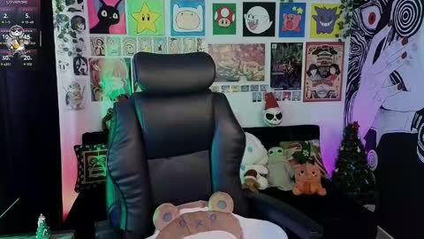    rawr   Anne Independent model      online show from December 22, 2025, 3:31 pm