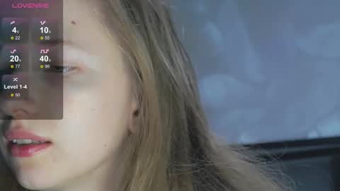 Snapshot of yuki_bloom chatting on October 9, 2025, 9:40 am yuki_bloom online show from October 9, 2025, 9:40 am