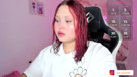 Yuliet online show from December 17, 2025, 7:42 pm