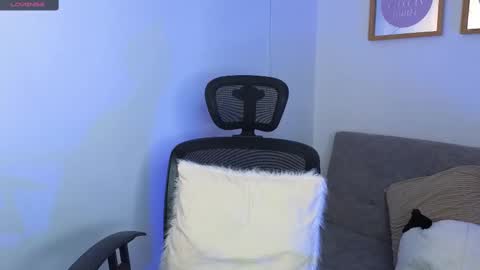 yulian_vasquez online show from September 24, 2025, 12:19 pm