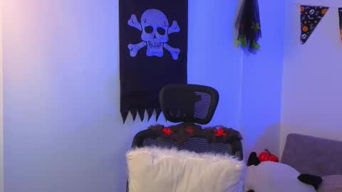 yulian_vasquez online show from October 13, 2025, 12:27 pm