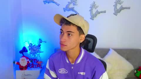 yulian_vasquez online show from January 8, 2026, 12:29 pm