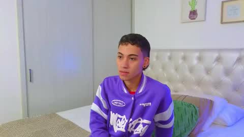 yulian_vasquez online show from January 15, 2026, 7:39 pm