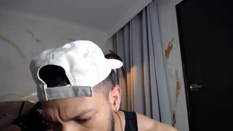 yulian 2811 online show from November 1, 2025, 1:40 am