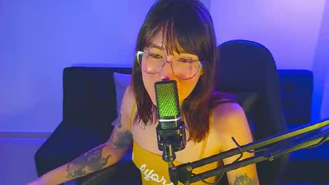 Yulienne online show from March 12, 2026, 1:23 am