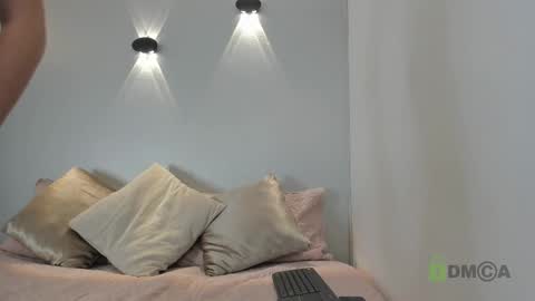 yulievans online show from December 27, 2024, 7:03 pm