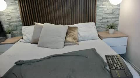 yulievans online show from January 21, 2025, 10:51 pm