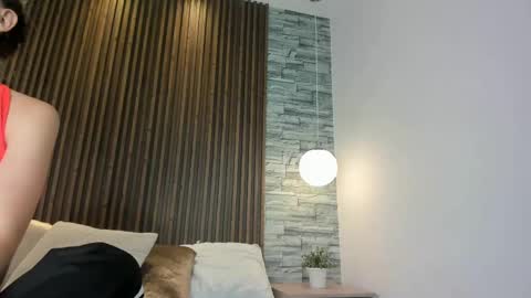 yulievans online show from January 22, 2025, 1:53 am