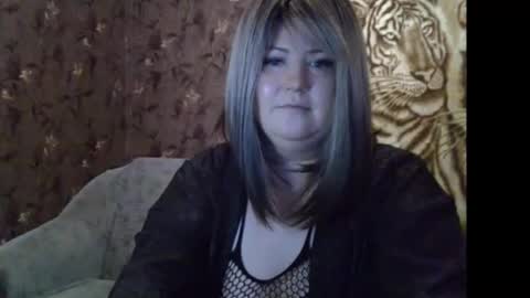 yuliiared online show from December 15, 2025, 5:55 am