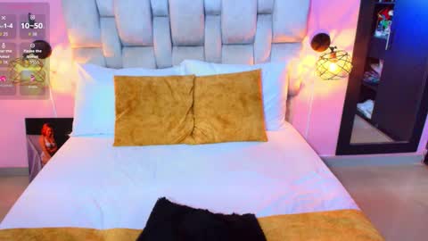 Yulina online show from November 11, 2025, 9:48 pm