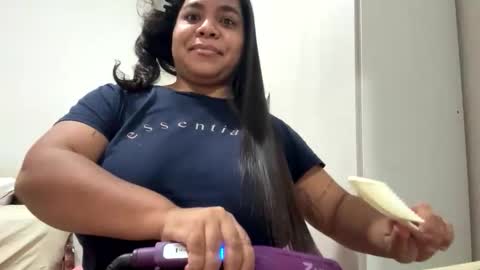 Yuli and SaraIndependent model online show from October 13, 2025, 2:33 am