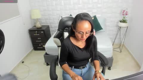 Y U L I T Z A online show from January 10, 2026, 11:34 am