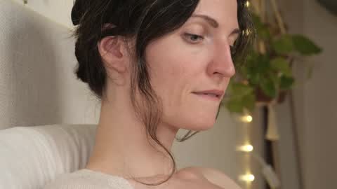 yulla dao online show from January 31, 2025, 8:01 pm