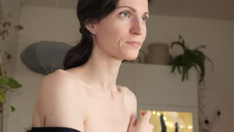 yulla dao online show from February 7, 2025, 11:12 am