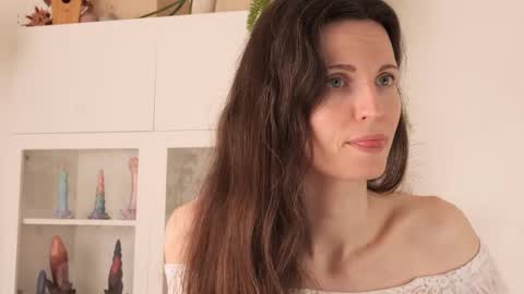 yulla dao online show from February 16, 2025, 10:21 am