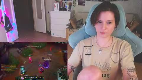 Snapshot of yum_neko_chan chatting on February 9, 2025, 11:04 pm Kris online show from February 9, 2025, 11:04 pm