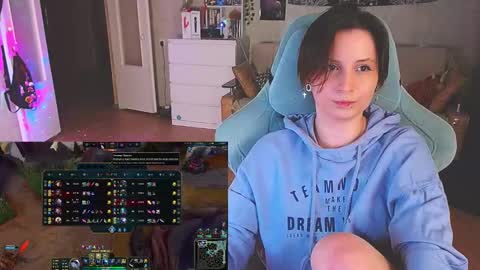 Snapshot of yum_neko_chan chatting on February 11, 2025, 7:16 pm Kris online show from February 11, 2025, 7:16 pm