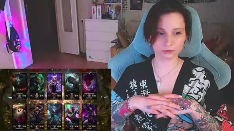 Snapshot of yum_neko_chan chatting on February 12, 2025, 7:24 pm Kris online show from February 12, 2025, 7:24 pm