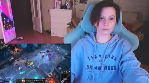 Snapshot of yum_neko_chan chatting on March 3, 2025, 6:44 pm Kris online show from March 3, 2025, 6:44 pm