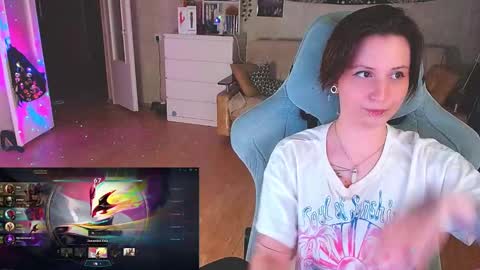 Snapshot of yum_neko_chan chatting on March 5, 2025, 7:17 pm Kris online show from March 5, 2025, 7:17 pm